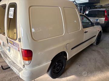 Volkswagen Caddy 1.9 SDI Van Quick con gancio trai