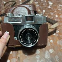 Macchina fotografica con rullino