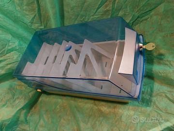 Porta compact disc da 50 posti, con chiave.