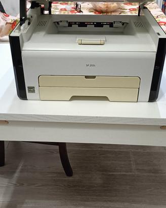 stampante multifunzione laser b/n 22 pagine al min