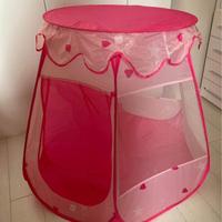 Tenda con palline, sedia e costruzioni per bambini