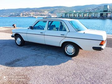 Mercedes W123