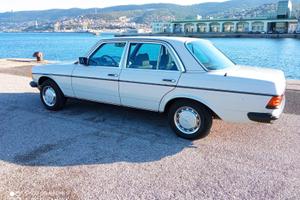 Mercedes W123