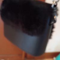 borsetta O bag, nera con pelliccia