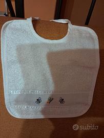 Bavaglino ricamato 