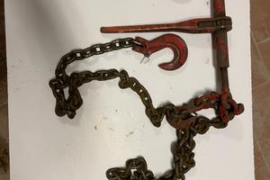Ganci in ferro e catene