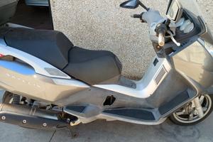 Scooterone Peugeot satelis 400 anno 2008