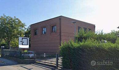 Capannone a Carugo