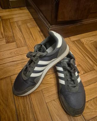 Scarpe ADIDAS n. 44