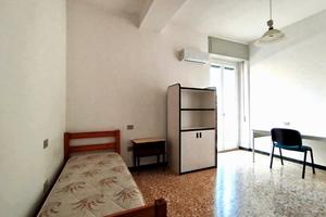 Viale Italia - Ampia stanza Singola arredata