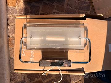 4 applique a Led (lampade RS7 3 Beghelli 1 non so)