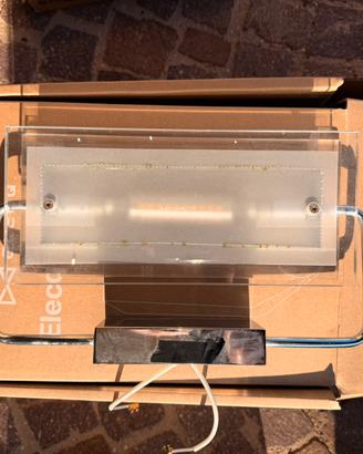 4 applique a Led (lampade RS7 3 Beghelli 1 non so)