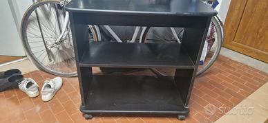 mobile nero con ruotine 