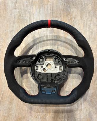 Volante in pelle traforata e alcantara per Audi