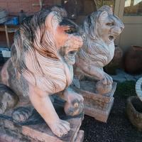 Leoni di marmo rosa del Portogallo