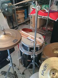 Battteria super accessoriata tanti piatti ciak e c