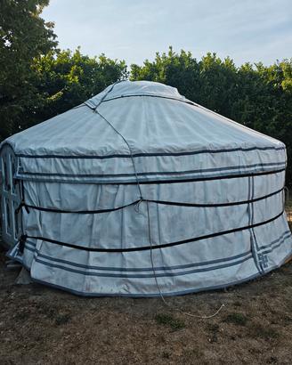 Tenda Yurta artistica originale della Mongolia