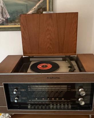 Radio e girafischi anni 60
