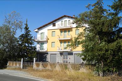 Appartamento 60 mq + garage 50 mq + terreno