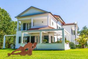 Villa di 500 m² con più di 5 locali a Massa