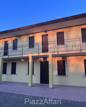 Casa singola con annessi ad Arzerello