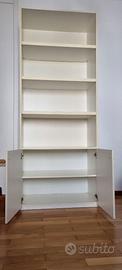 Libreria bianca in tre moduli