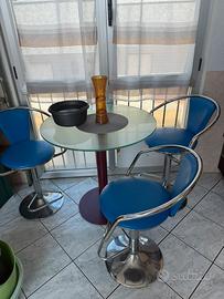Tavolo e sedie