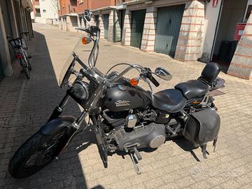 HARLEY DAVIDSON DYNA STREET BOB