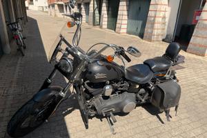 HARLEY DAVIDSON DYNA STREET BOB