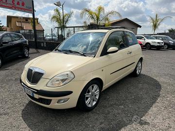 Lancia Ypsilon 1.2 benzina allestimento Oro