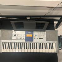 Tastiera digitale (pianola) Yamaha PSR-E323