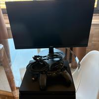 PlayStation 4 slim e monitor