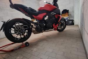 Ducati Diavel V4