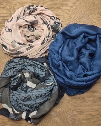 foulard GUESS