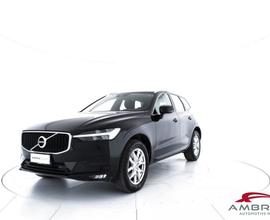 VOLVO XC60 Mild Hybrid B4 (d) AWD automatico Mom