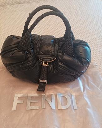 Borsa Moncler e Fendi 