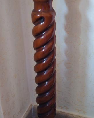 Colonna a piedistallo in legno massiccio