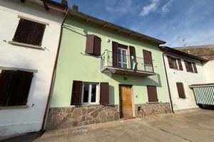 CASA SEMINDIPENDENTE A SISSA TRECASALI