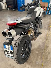 ducati hypermotard 796