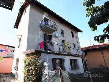 CASA SEMINDIPENDENTE A GARBAGNATE MONASTERO