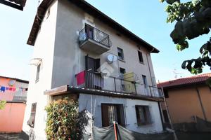 CASA SEMINDIPENDENTE A GARBAGNATE MONASTERO