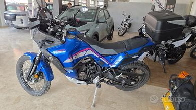 Staffa porta bauletto e bauletto givi
