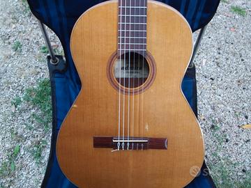 chitarra classica Admira  handcrafted 