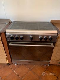Cucina  5 fuochi Bompani con forno a gas