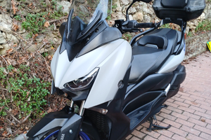 Yamaha xmax 300