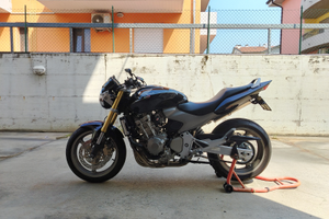 Honda hornet 600 2005 restyling