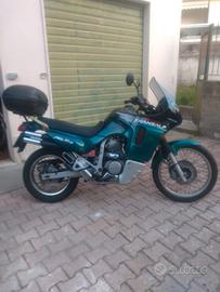 Honda Transalp 600.