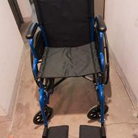 Sedia a rotelle pieghevole