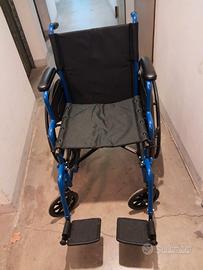 Sedia a rotelle pieghevole