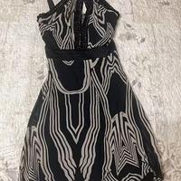 Vestito super chic in bianco e nero di Celyn b